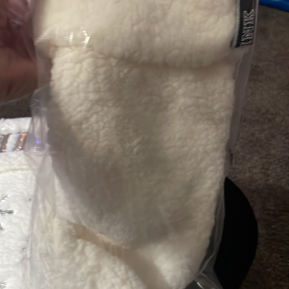 Victoria's Secret PINK NWT 2 Sherpa Christmas Stockings - Picture 5 of 12